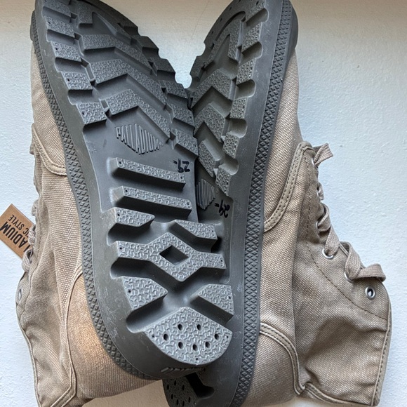 NWT  Palladium Pampa Men's Gray High Top Canvas Sneakers - Picture 7 of 11